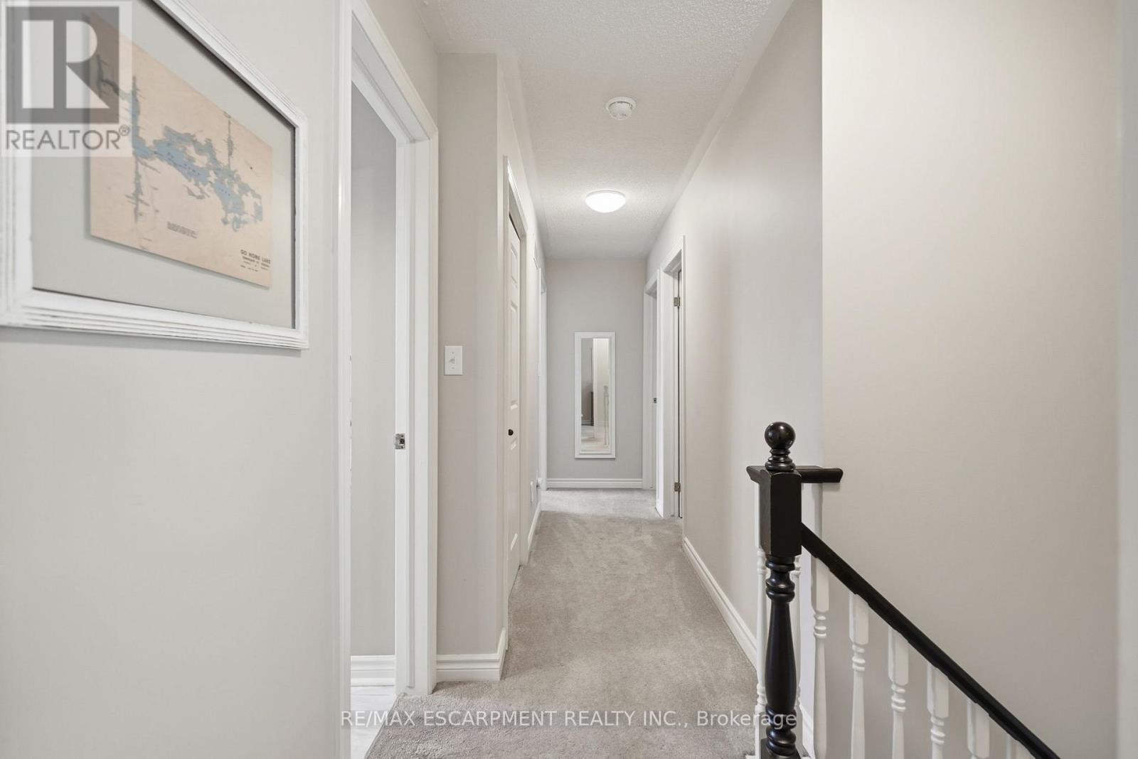 1 Meander Close, Hamilton, ON - Indoor Photo Showing Other Room
