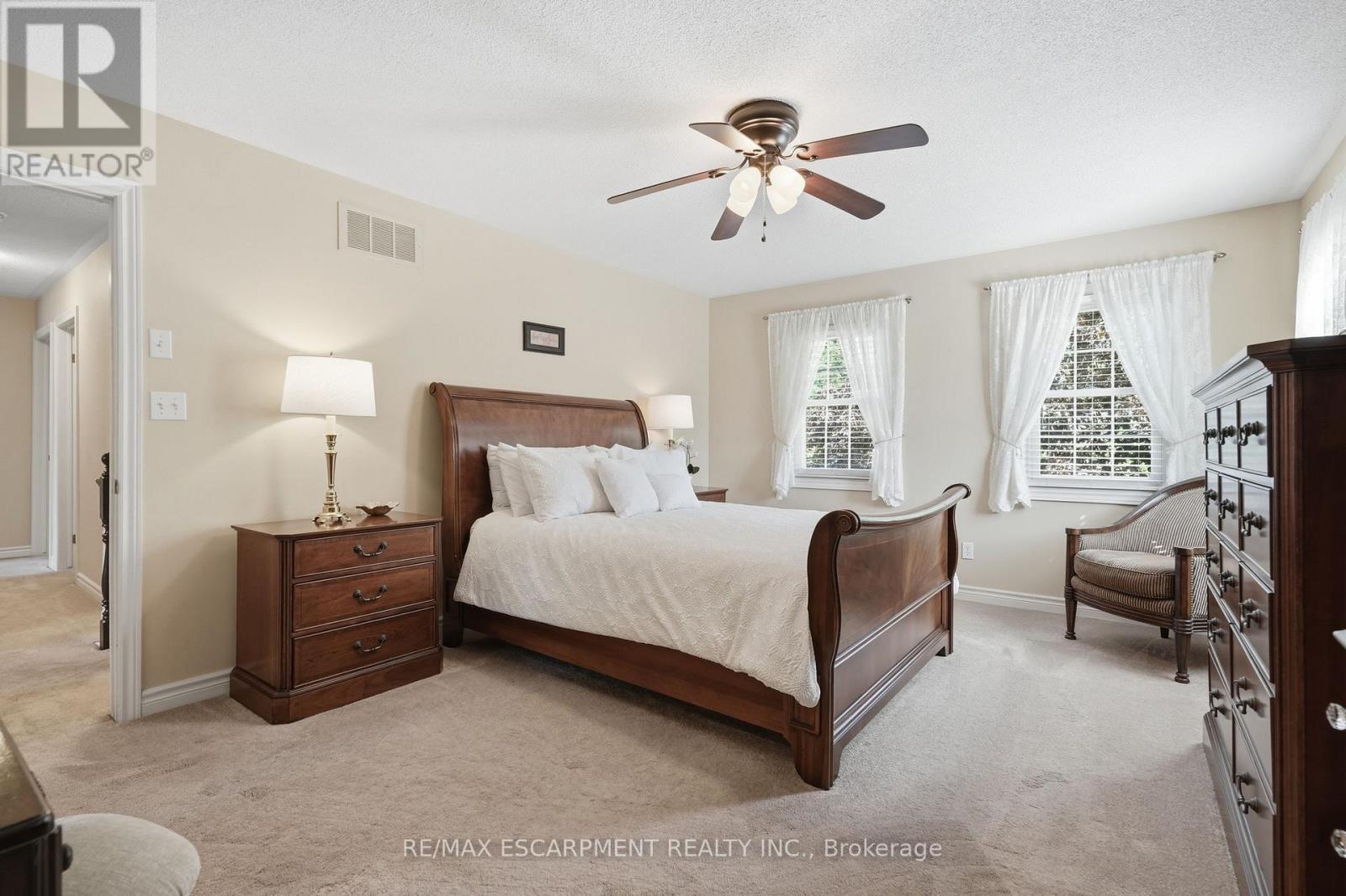 1 Meander Close, Hamilton, ON - Indoor Photo Showing Bedroom