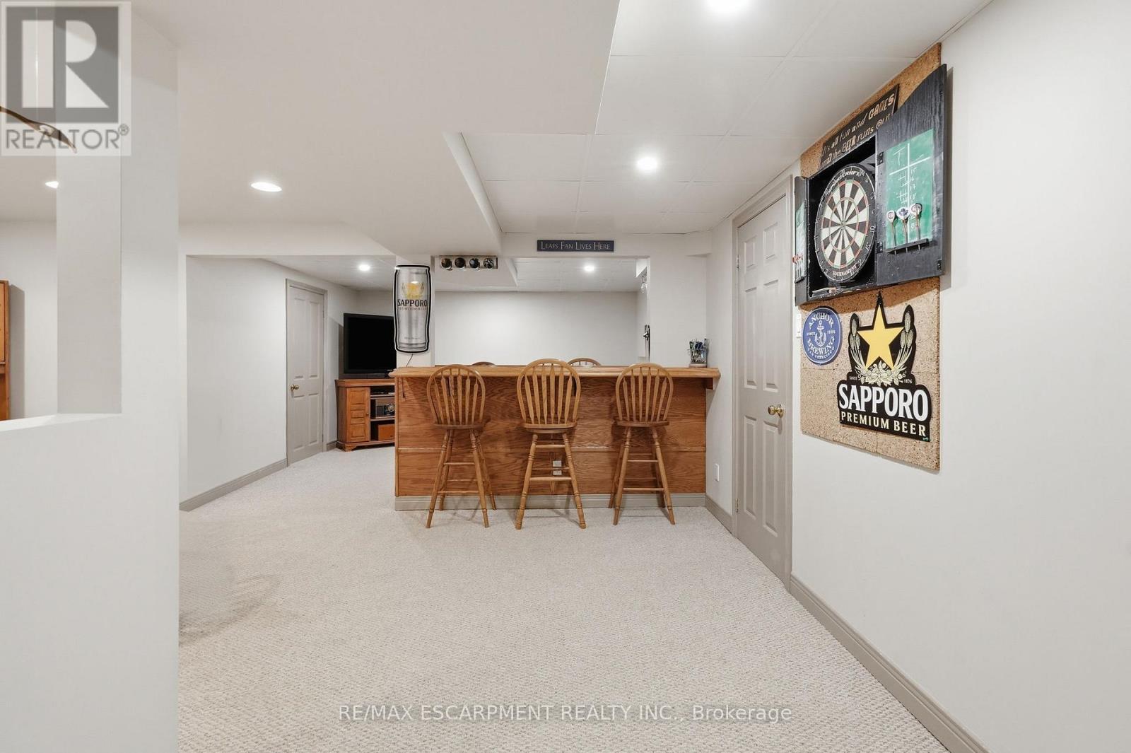 1 Meander Close, Hamilton, ON - Indoor Photo Showing Other Room