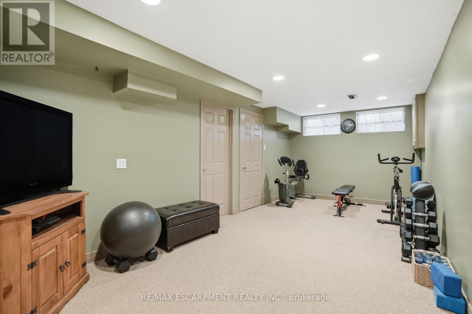 1 Meander Close, Hamilton, ON - Indoor