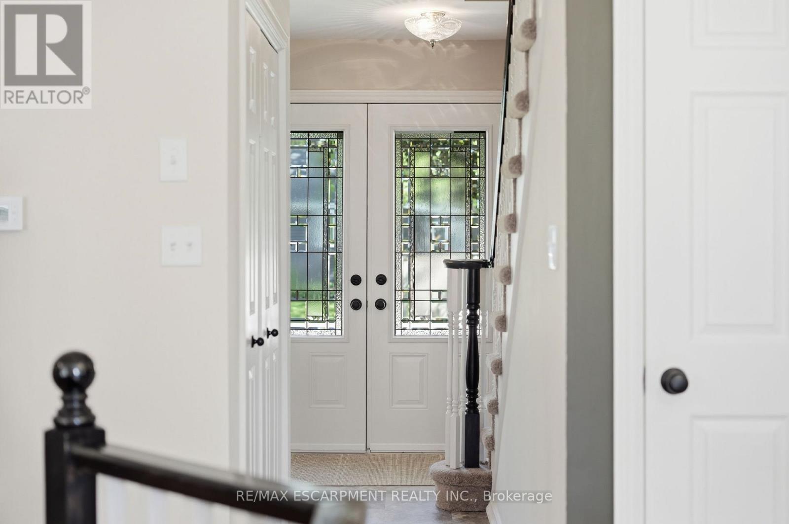 1 Meander Close, Hamilton, ON - Indoor Photo Showing Other Room