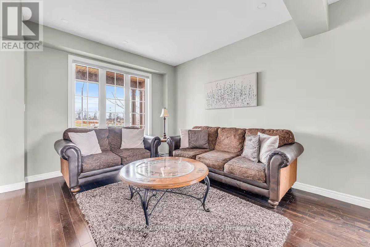 5 Sunset Way, Thorold, ON - Indoor Photo Showing Living Room