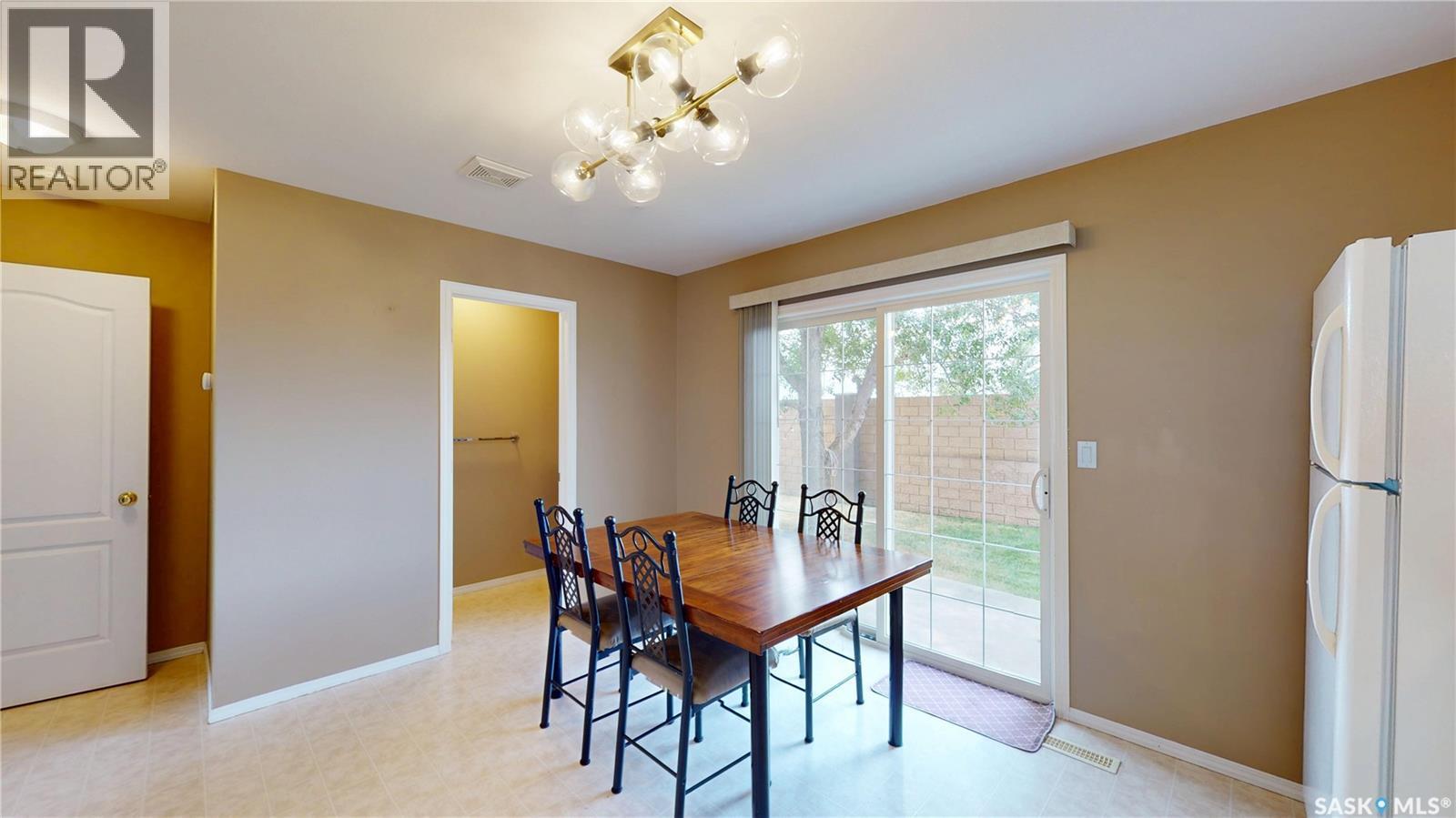 13 809 Kristjanson Road, Saskatoon, SK - Indoor Photo Showing Dining Room