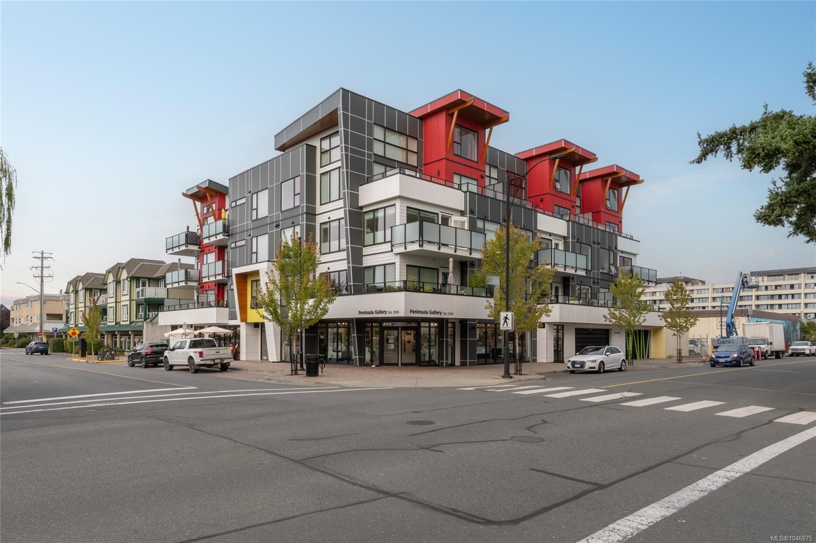 #302-2526 Bevan Ave, Sidney, BC - Outdoor