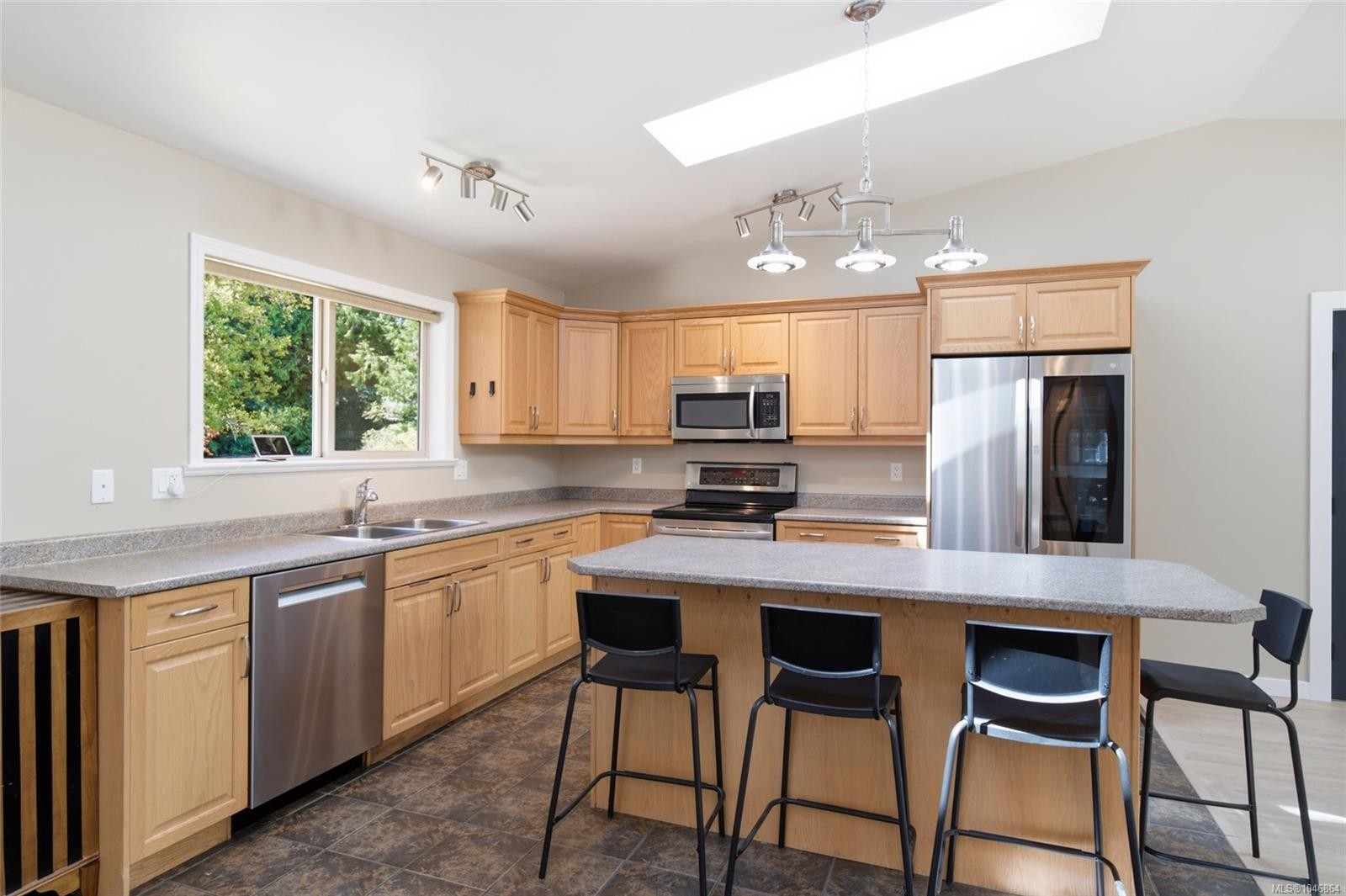 95 Mccoll Rd, Bowser, BC
