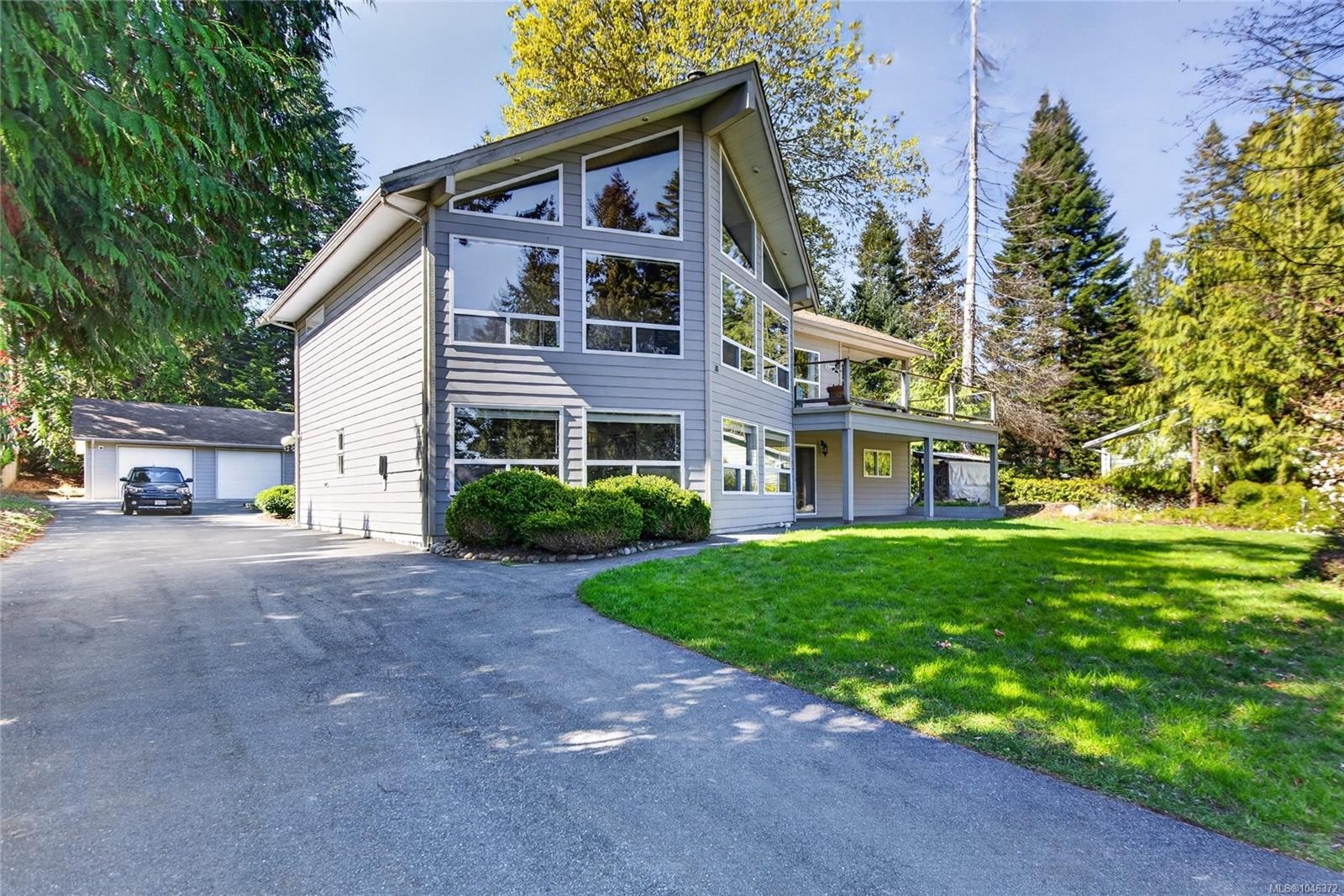 4594 Maple Guard Dr, Bowser, BC