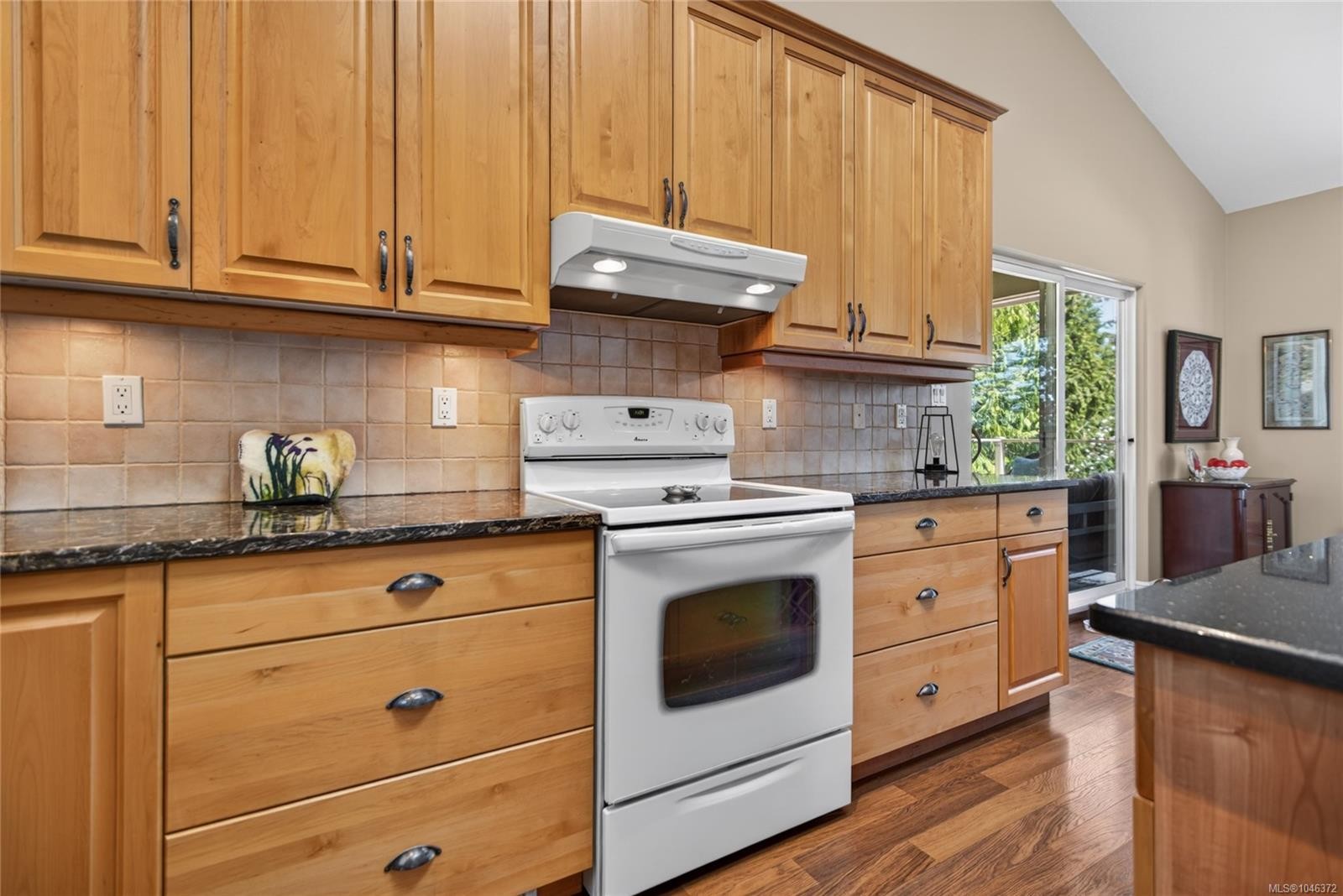 4594 Maple Guard Dr, Bowser, BC