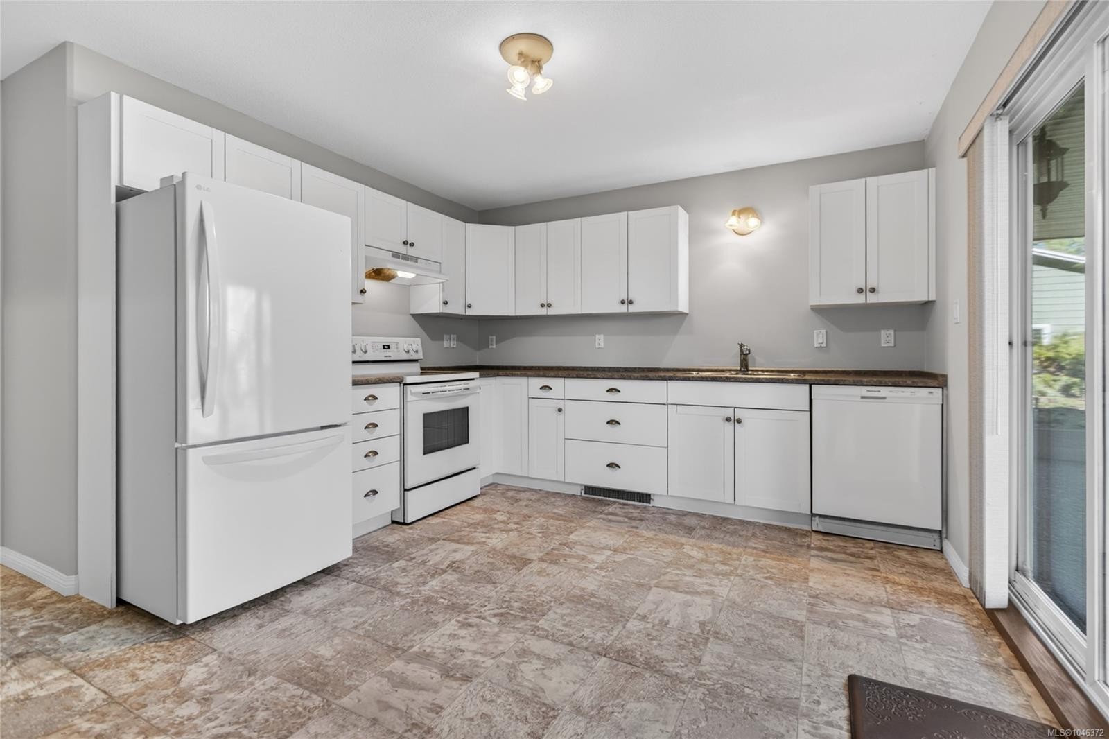 4594 Maple Guard Dr, Bowser, BC