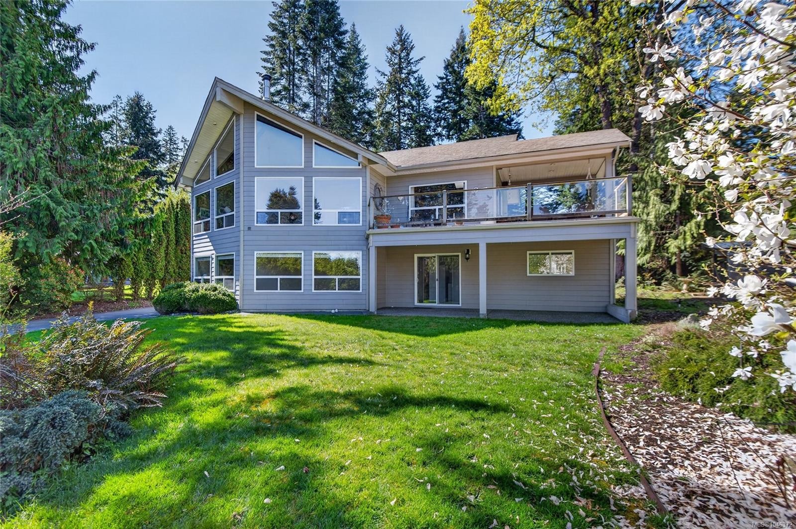 4594 Maple Guard Dr, Bowser, BC