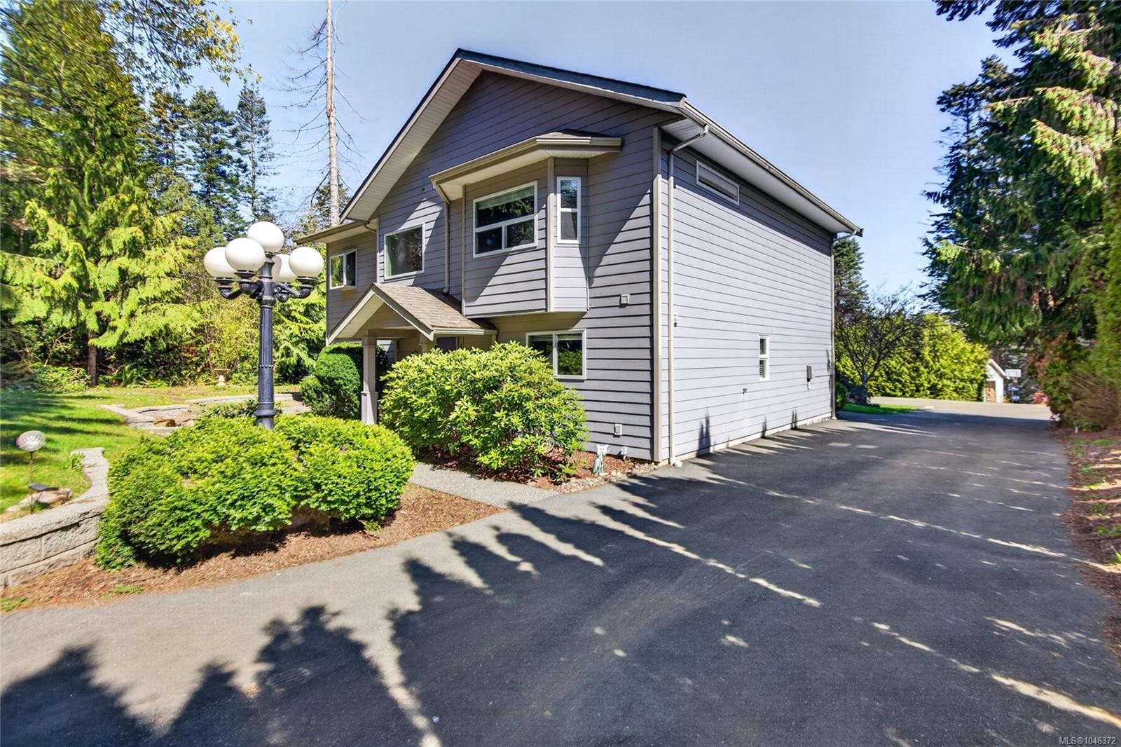 4594 Maple Guard Dr, Bowser, BC