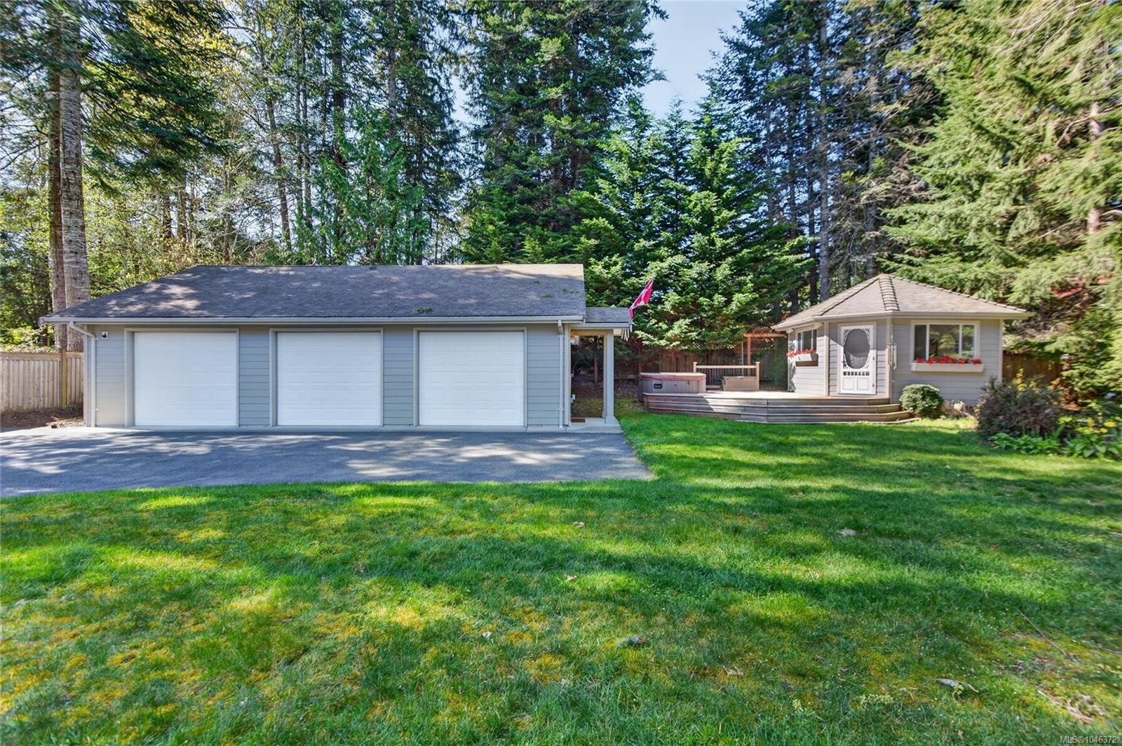 4594 Maple Guard Dr, Bowser, BC