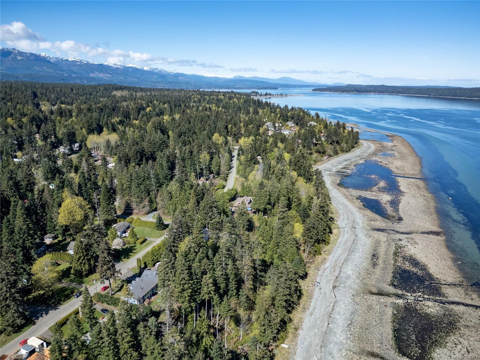 4594 Maple Guard Dr, Bowser, BC