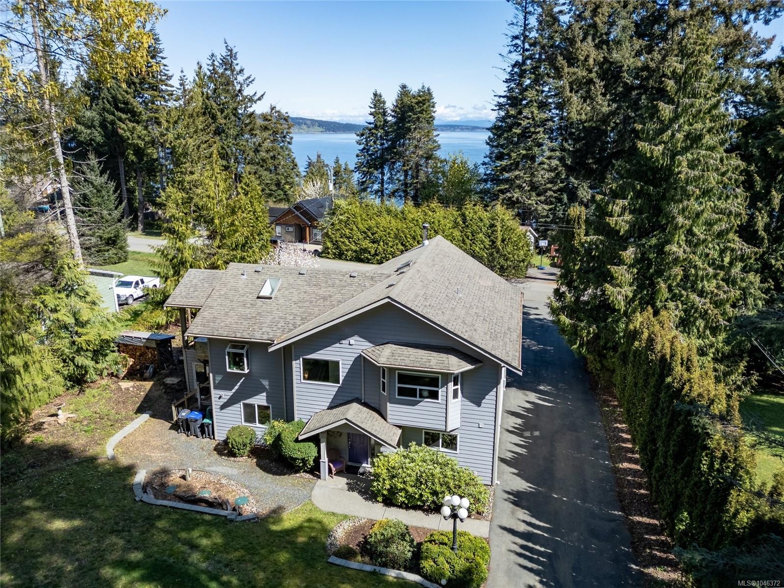 4594 Maple Guard Dr, Bowser, BC
