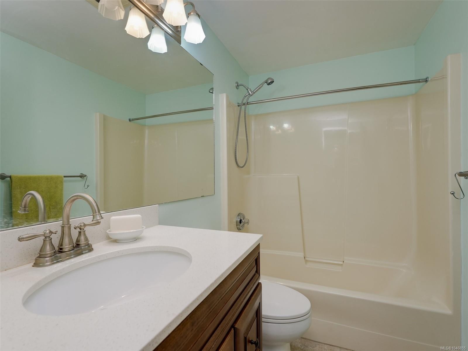 #208-9882 Fifth St, Sidney, BC - Indoor Photo Showing Bathroom