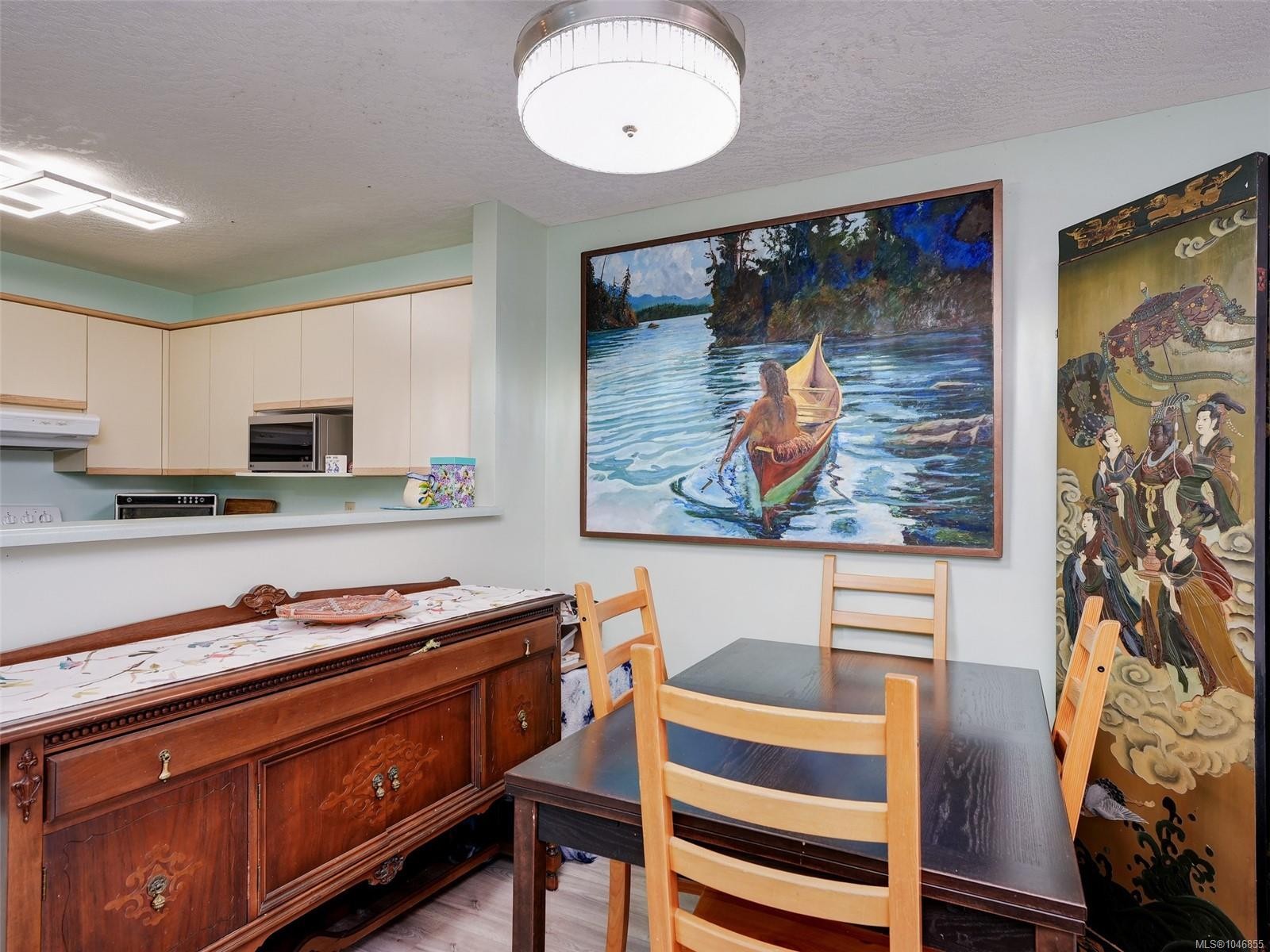 #208-9882 Fifth St, Sidney, BC - Indoor Photo Showing Kitchen