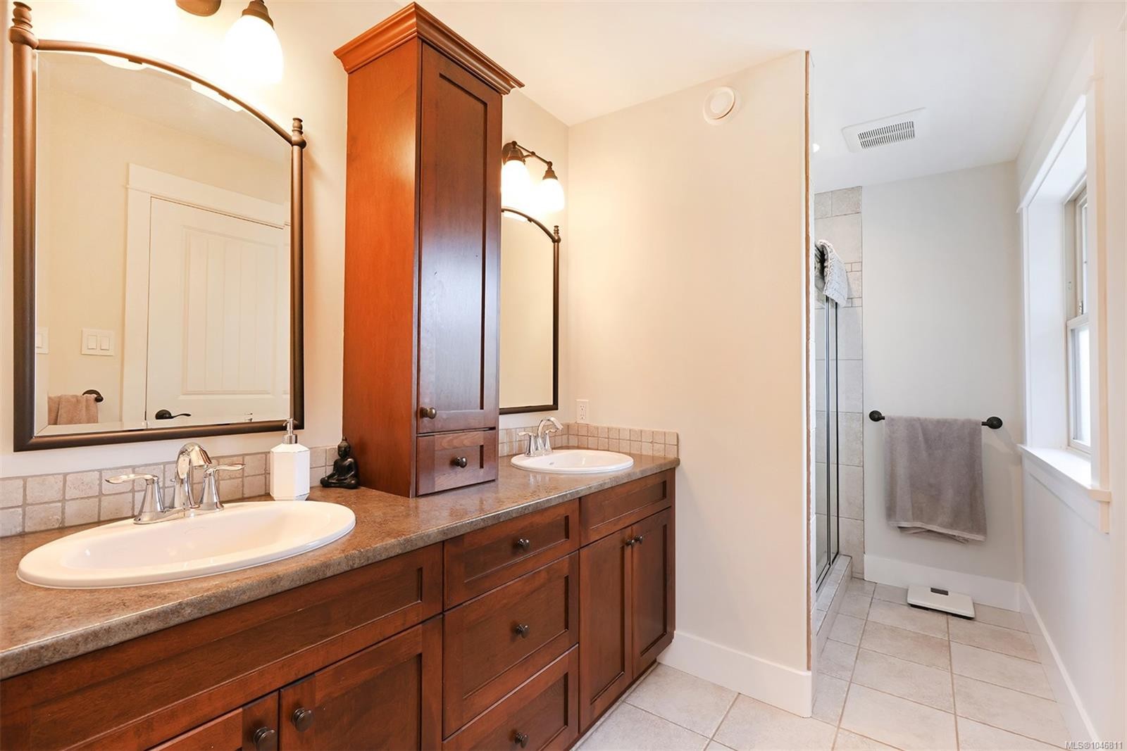 1302 Ocean View Ave, Comox, BC