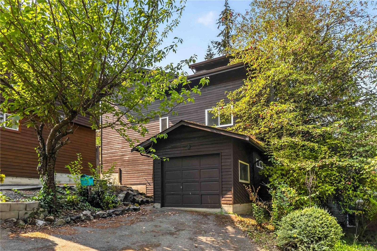 4 Demos Pl, View Royal, BC
