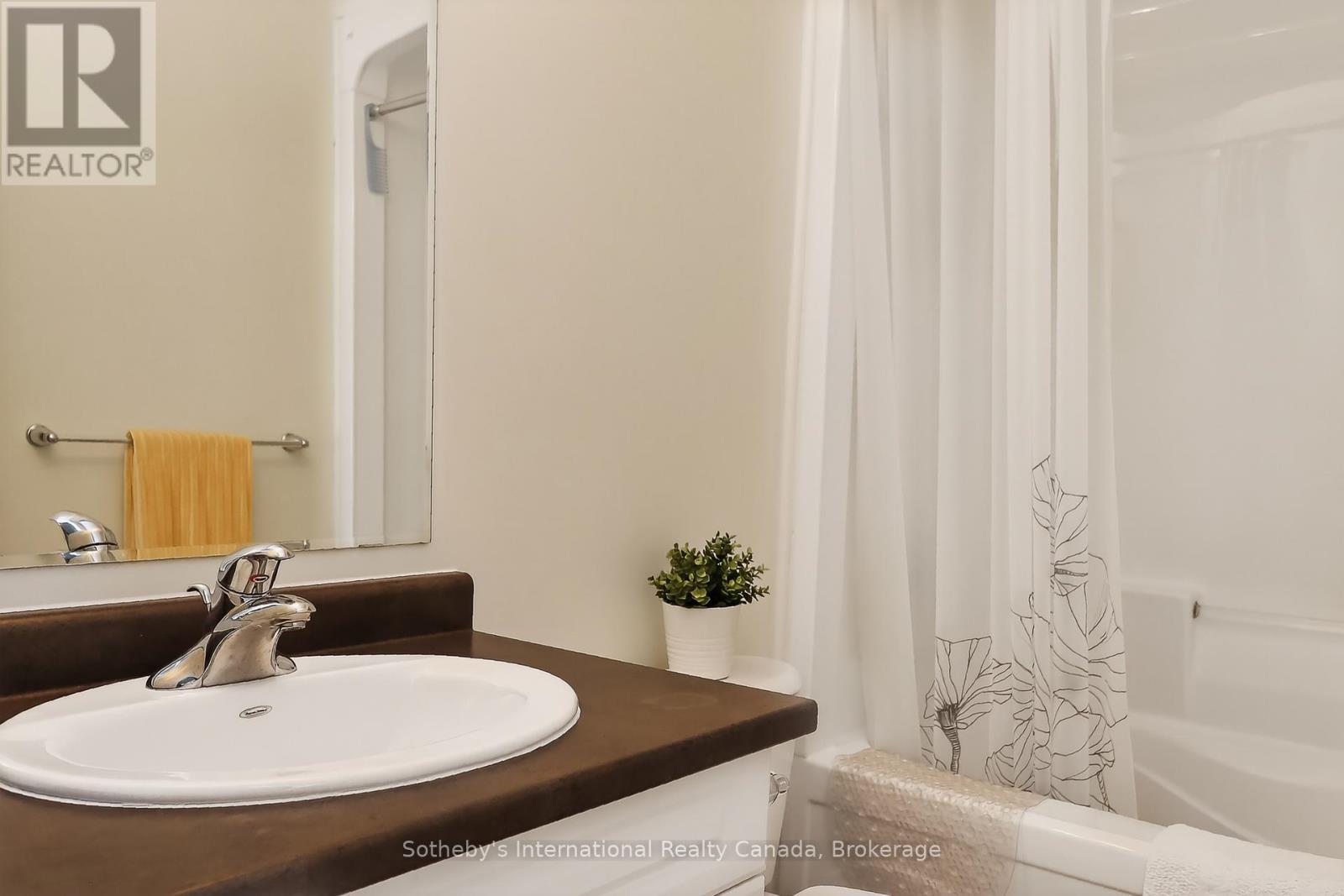 49 Silver Glen Boulevard, Collingwood, ON - Indoor Photo Showing Bathroom