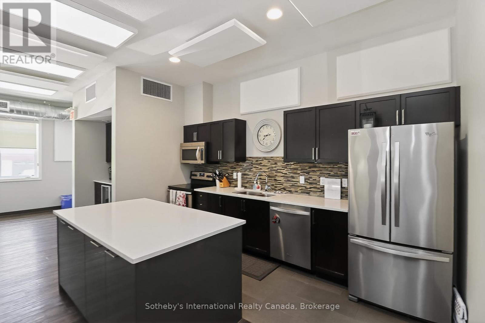 Community Kitchen - 49 Silver Glen Boulevard, Collingwood, ON - Indoor Photo Showing Kitchen