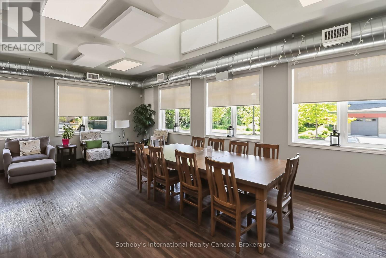 Community Dining area - 49 Silver Glen Boulevard, Collingwood, ON - Indoor Photo Showing Dining Room