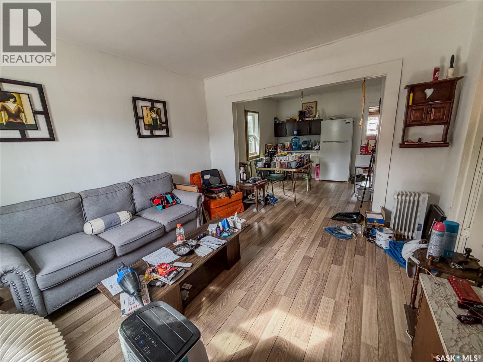 312 7Th Avenue E, Melville, SK - Indoor Photo Showing Living Room