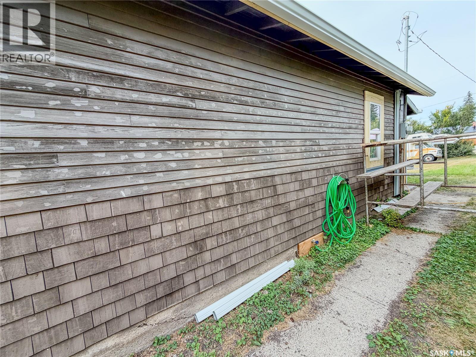312 7Th Avenue E, Melville, SK - Outdoor