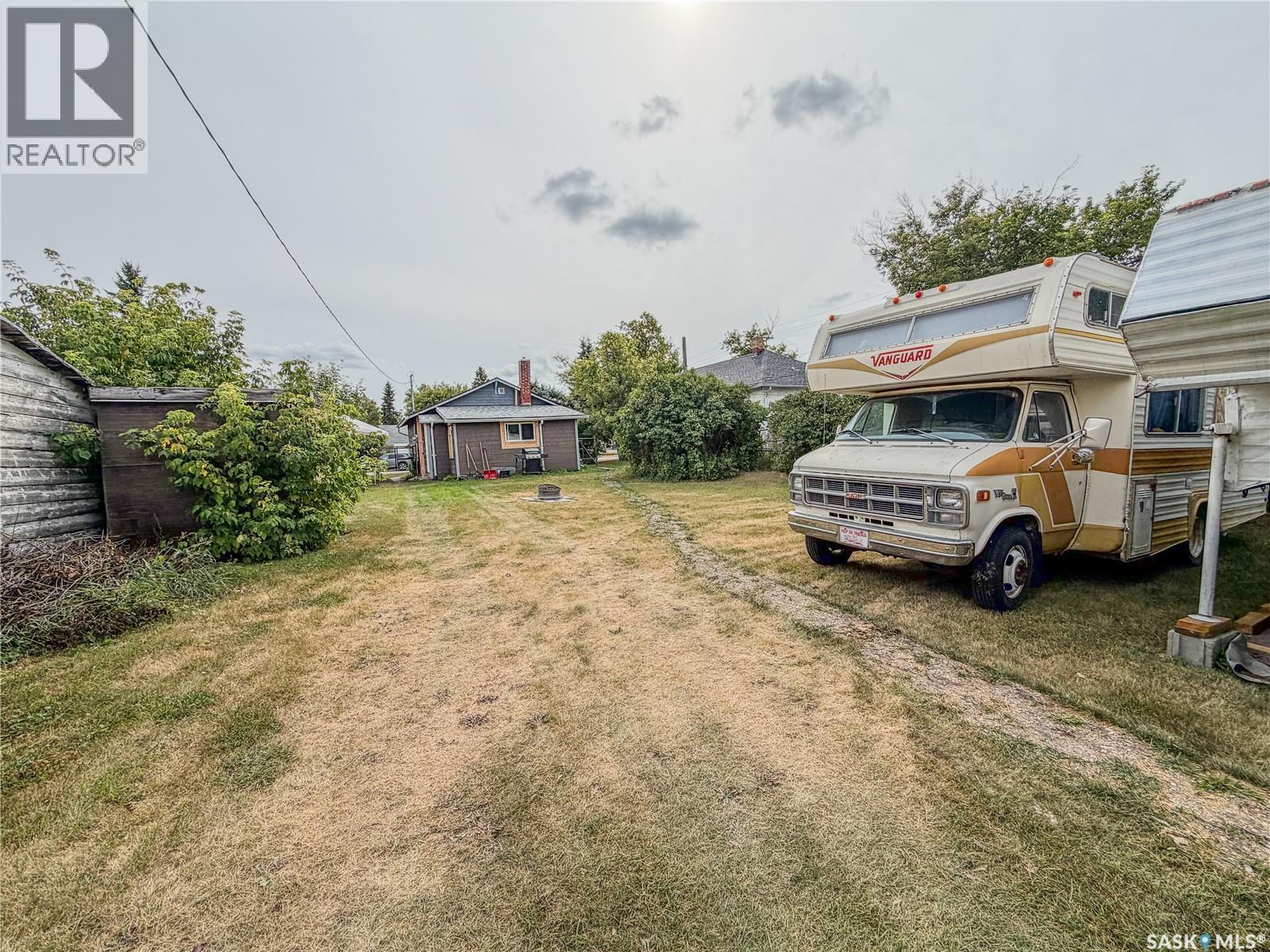 312 7Th Avenue E, Melville, SK - Outdoor