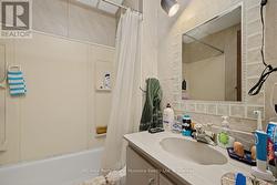 Unit 1 4 pc bath -