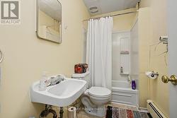 Unit 2 - 4 pc bath -