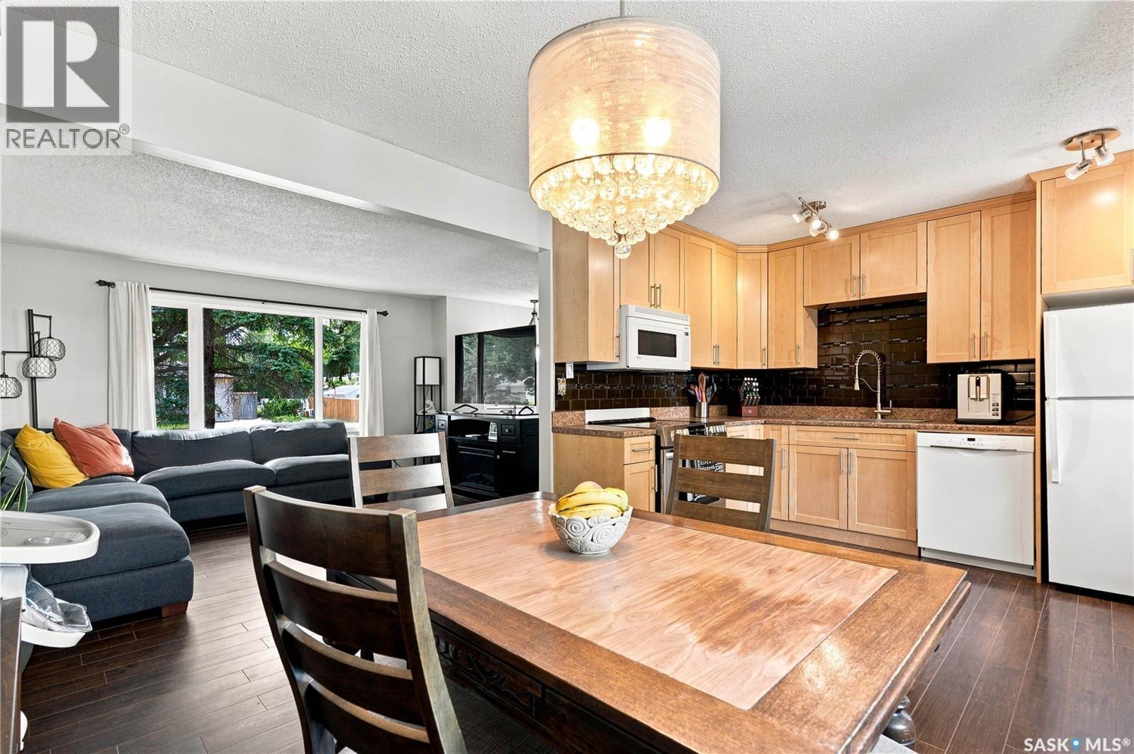 317 Simon Fraser Crescent, Saskatoon, SK - Indoor