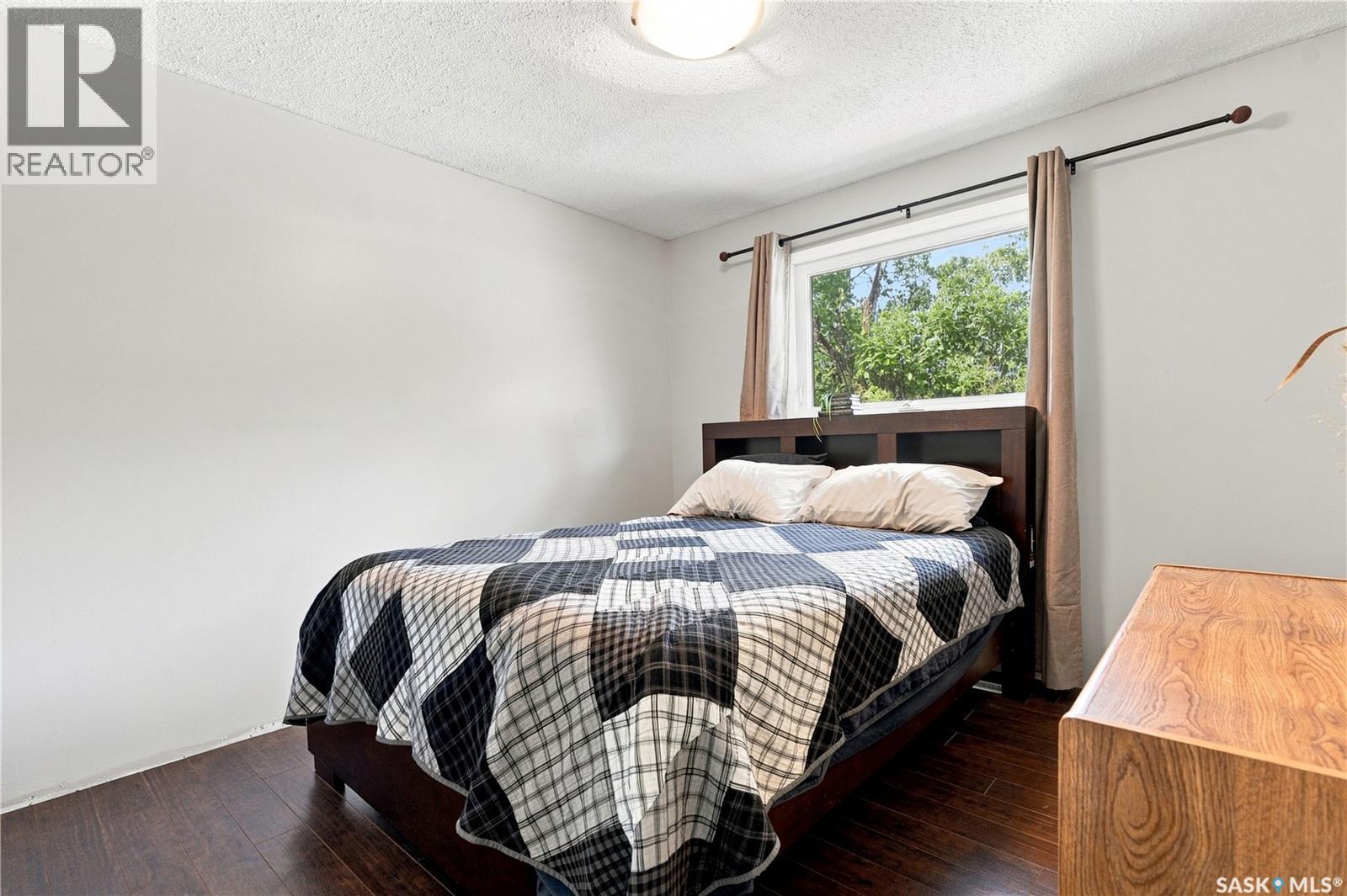 317 Simon Fraser Crescent, Saskatoon, SK - Indoor Photo Showing Bedroom