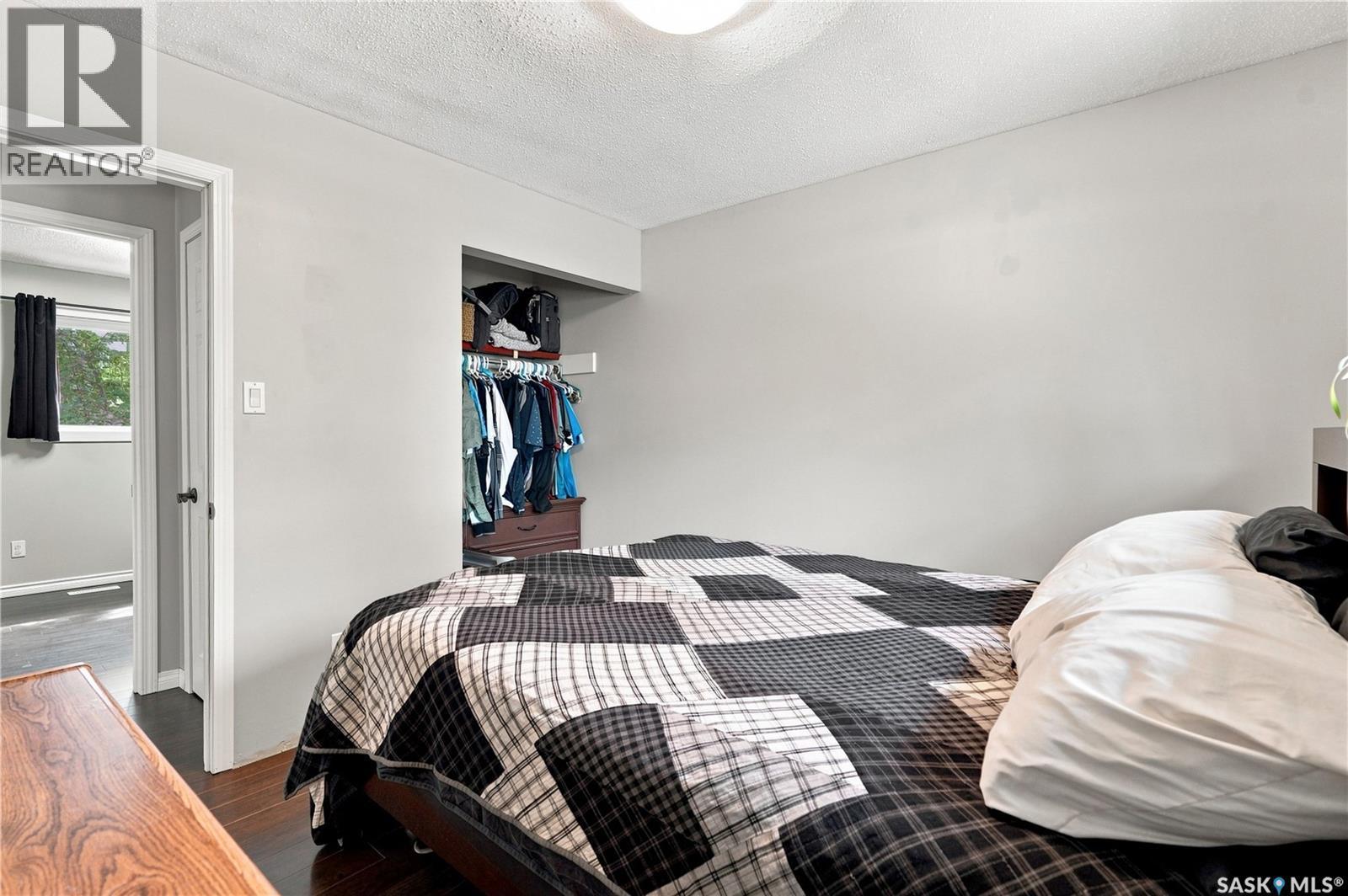 317 Simon Fraser Crescent, Saskatoon, SK - Indoor Photo Showing Bedroom
