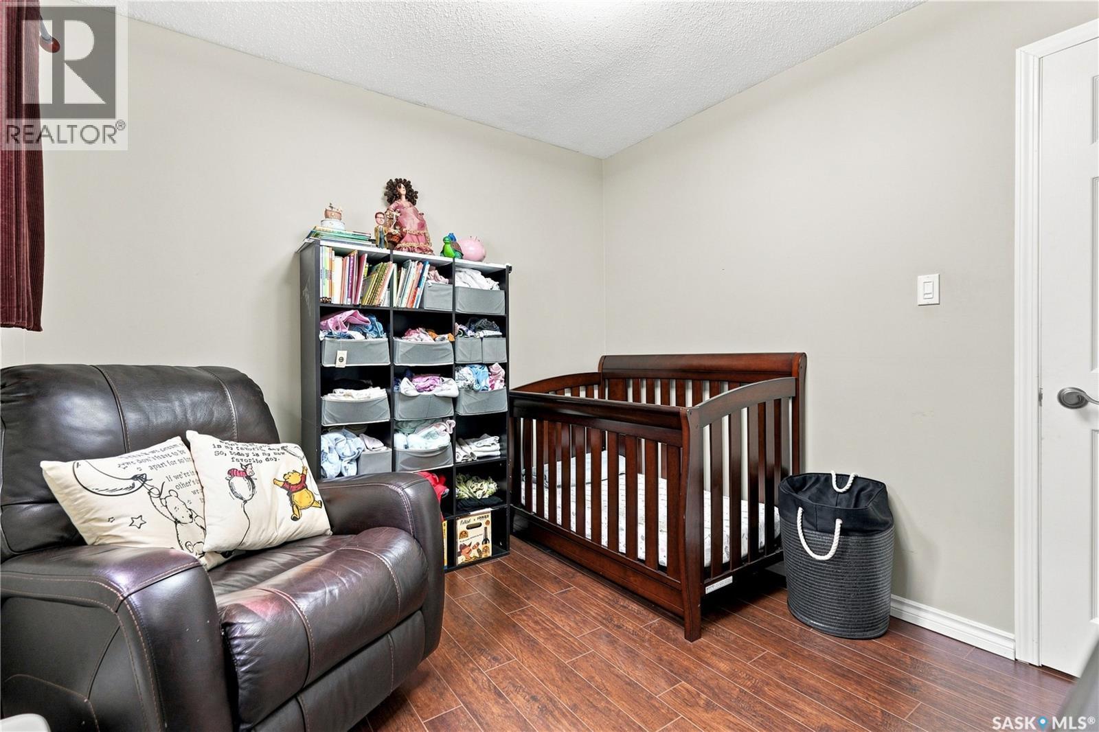317 Simon Fraser Crescent, Saskatoon, SK - Indoor Photo Showing Bedroom