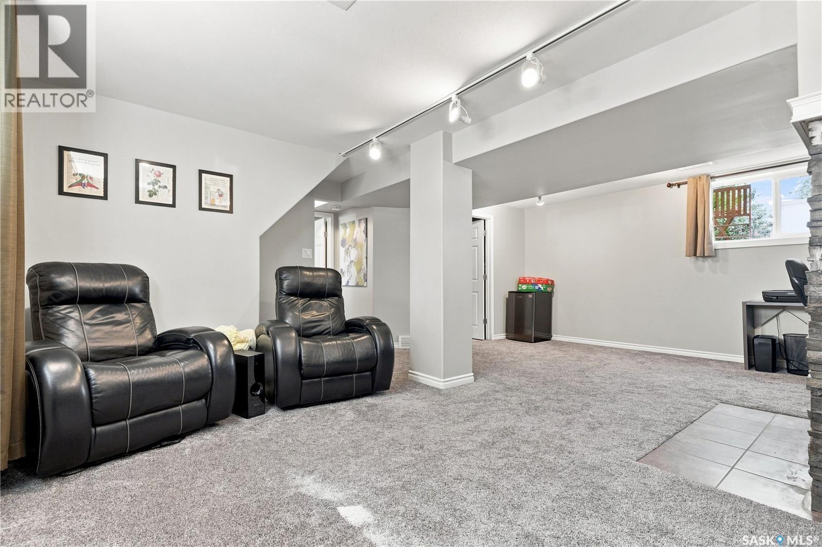 317 Simon Fraser Crescent, Saskatoon, SK - Indoor