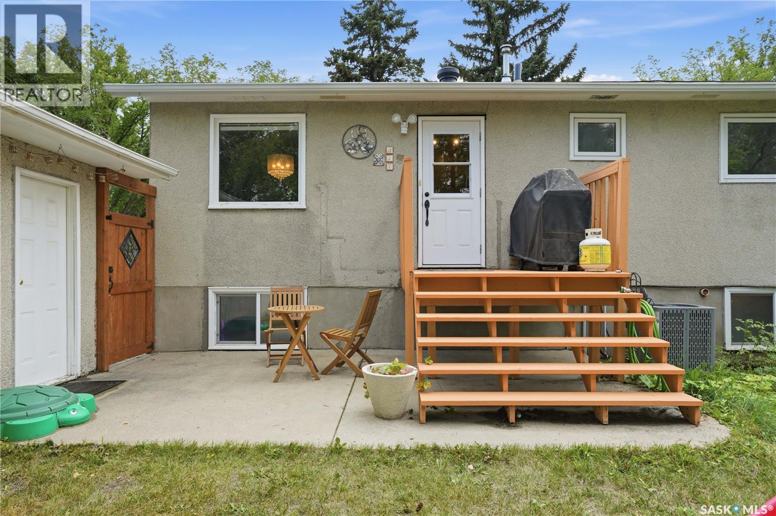 317 Simon Fraser Crescent, Saskatoon, SK - Outdoor With Exterior