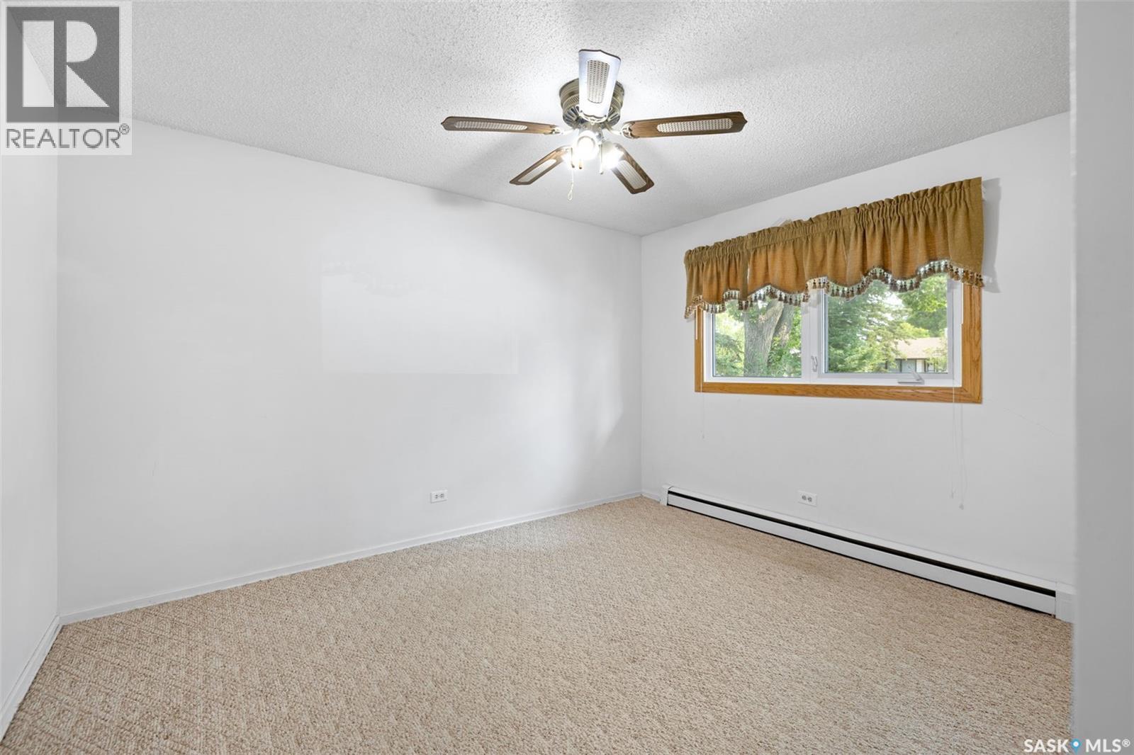 616 Broadway Avenue E, Regina, SK - Indoor Photo Showing Other Room