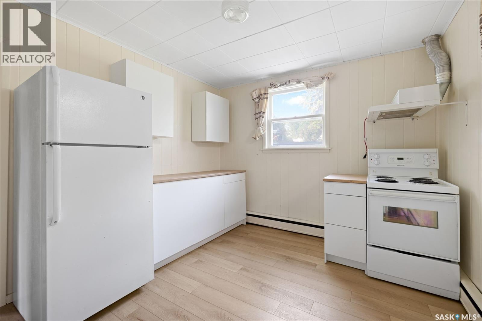 616 Broadway Avenue E, Regina, SK - Indoor Photo Showing Kitchen