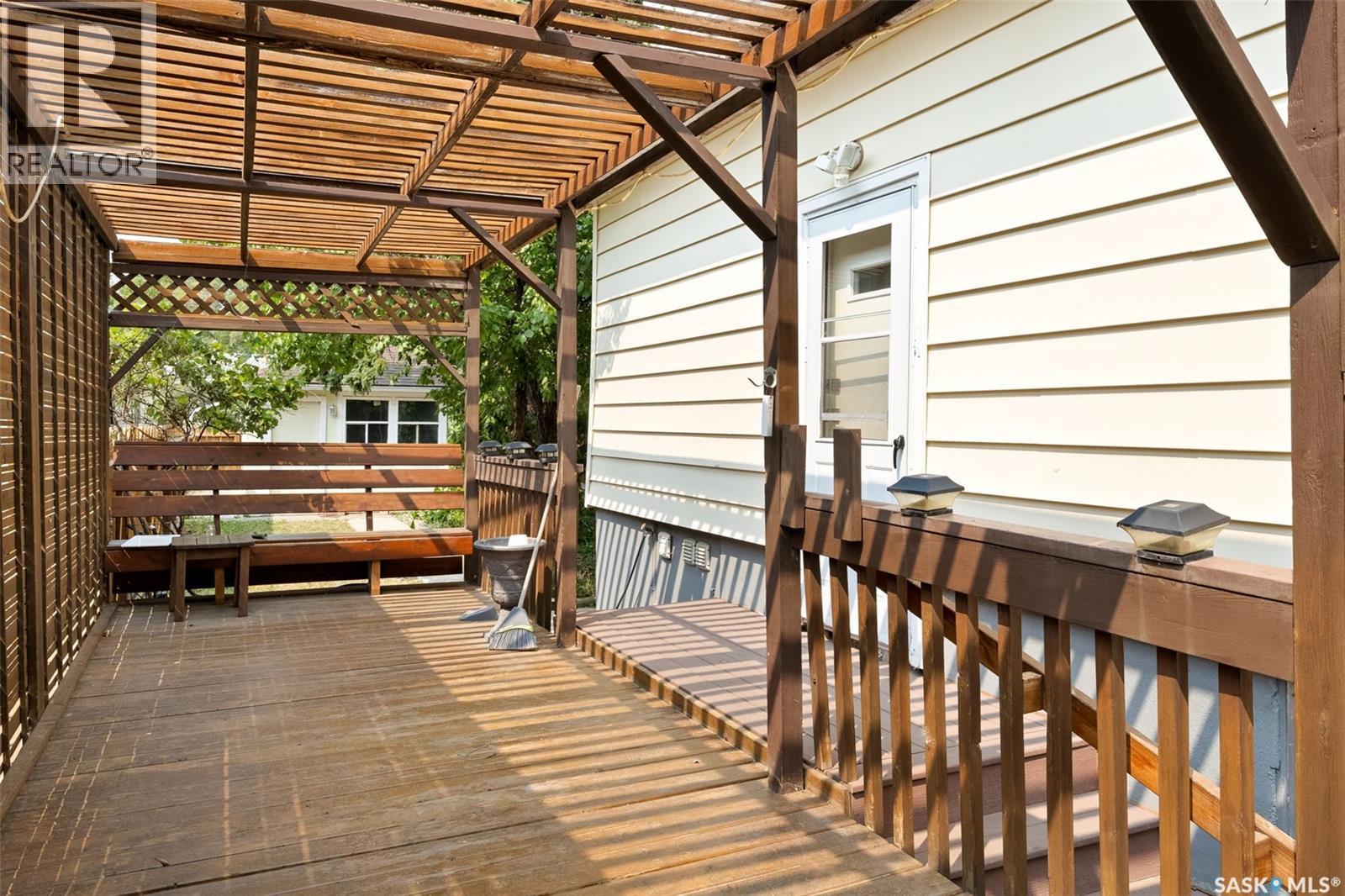 616 Broadway Avenue E, Regina, SK - Outdoor With Deck Patio Veranda With Exterior