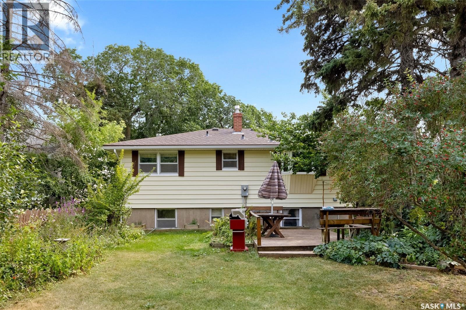 616 Broadway Avenue E, Regina, SK - Outdoor