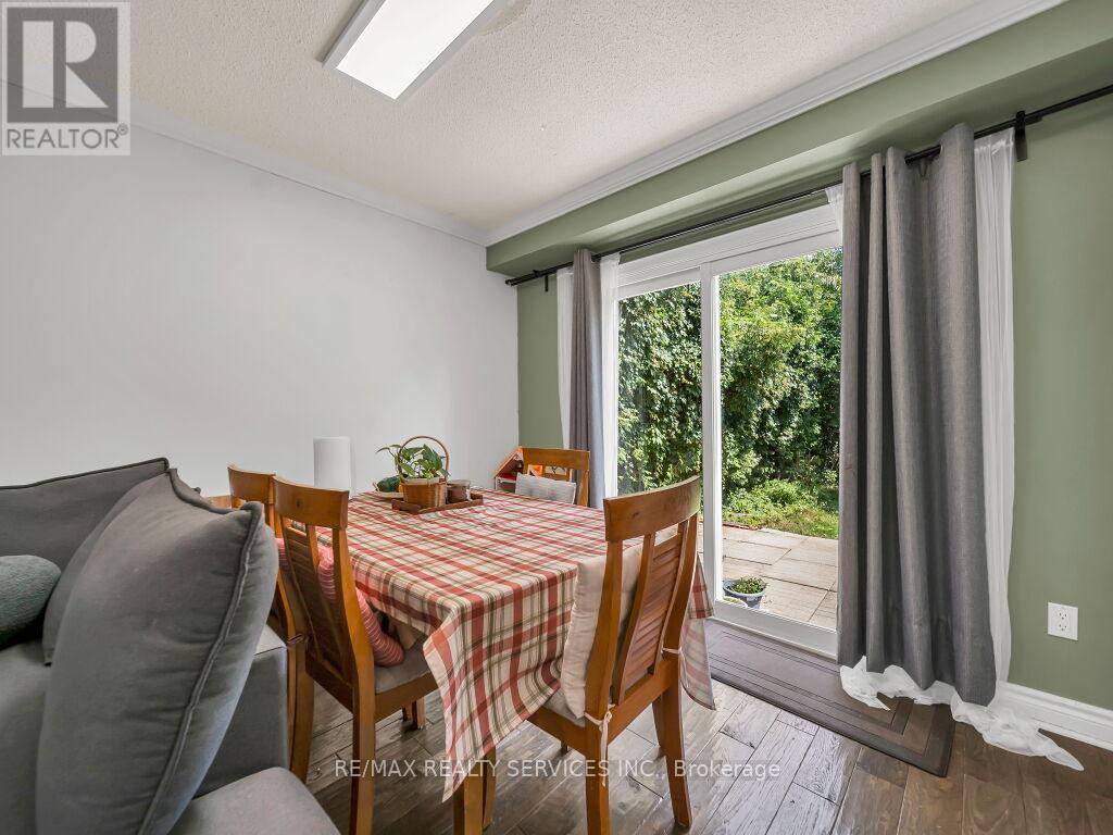 3079 Bartholomew Crescent, Mississauga, ON - Indoor Photo Showing Dining Room