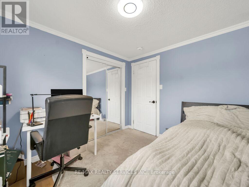 3079 Bartholomew Crescent, Mississauga, ON - Indoor Photo Showing Bedroom