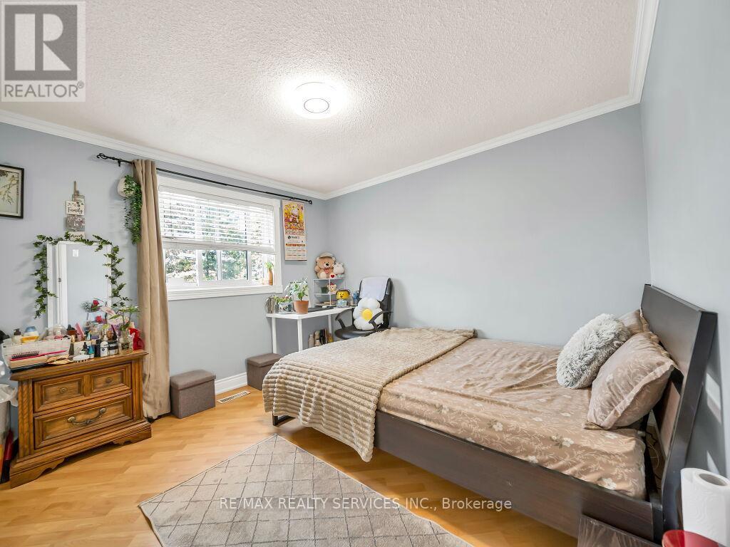 3079 Bartholomew Crescent, Mississauga, ON - Indoor Photo Showing Bedroom