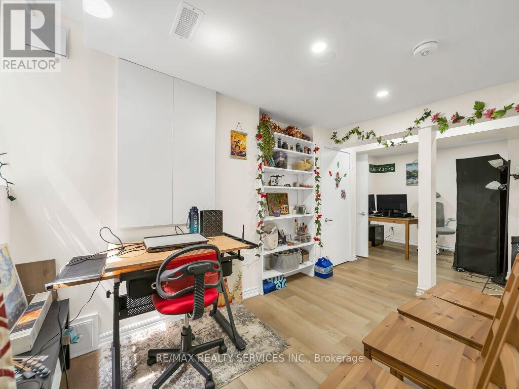 3079 Bartholomew Crescent, Mississauga, ON - Indoor Photo Showing Other Room