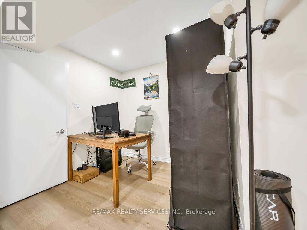 3079 Bartholomew Crescent, Mississauga, ON - Indoor