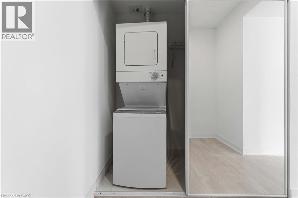 2782 Barton Street E Unit# 1406, Hamilton, ON - Indoor Photo Showing Laundry Room