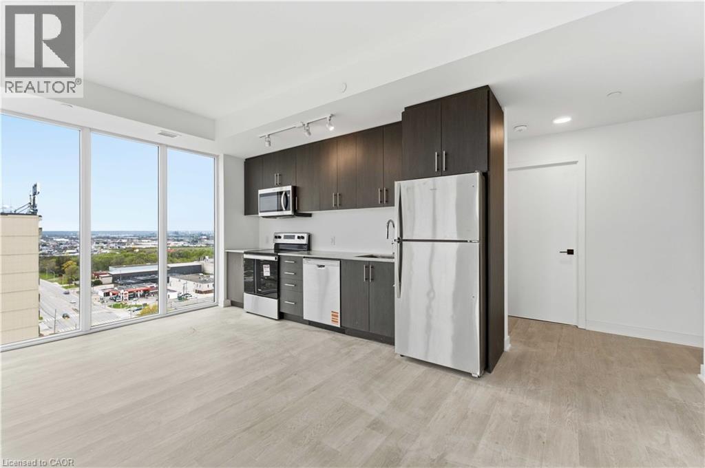 2782 Barton Street E Unit# 1406, Hamilton, ON - Indoor Photo Showing Kitchen