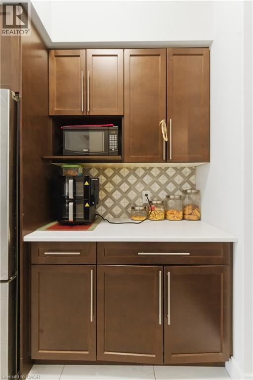 2000 Maddex Way, London, ON - Indoor Photo Showing Kitchen