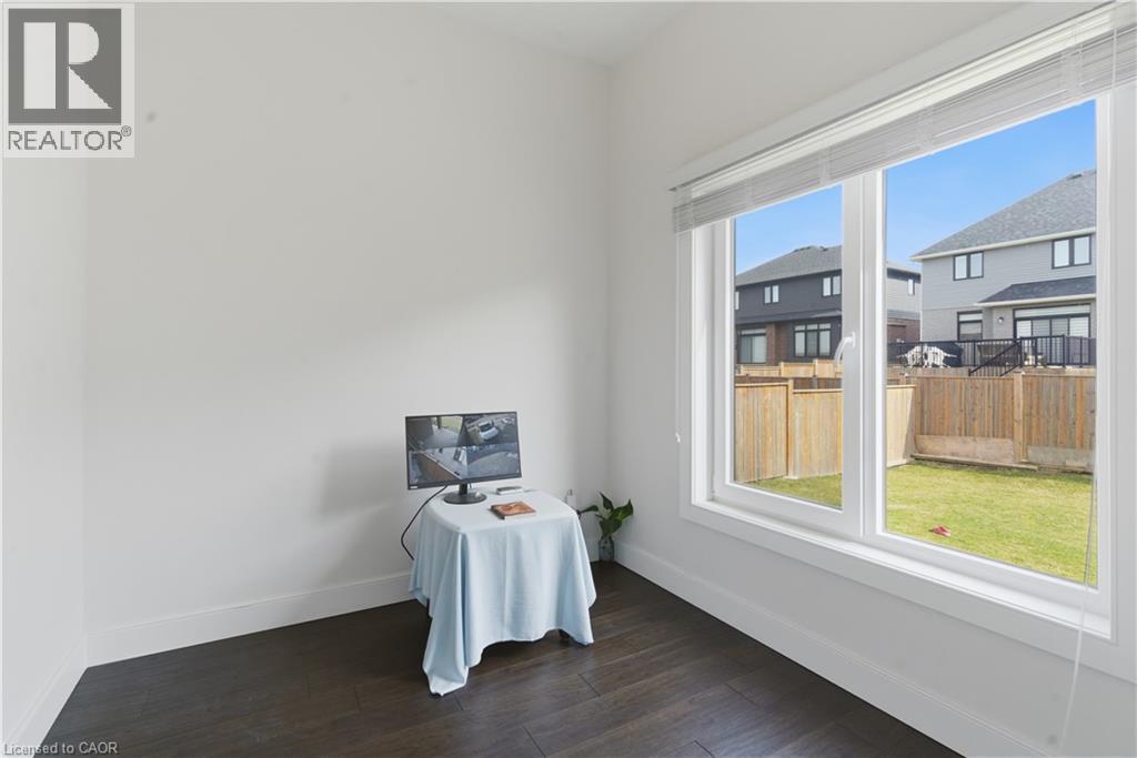 2000 Maddex Way, London, ON - Indoor