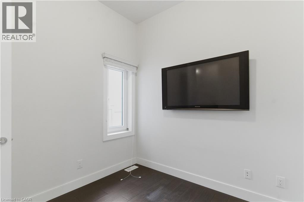 2000 Maddex Way, London, ON - Indoor Photo Showing Other Room