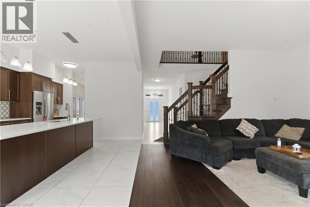 2000 Maddex Way, London, ON - Indoor